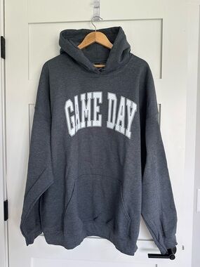 NWOT Men’a Game Day Charcoal Hoodie Size 3XL